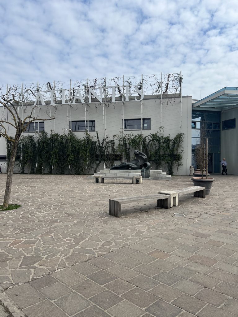 Zunanji prikaz Atlantisa BTC v katerem je strokovna kineziološka klinika - Kinezio klinika